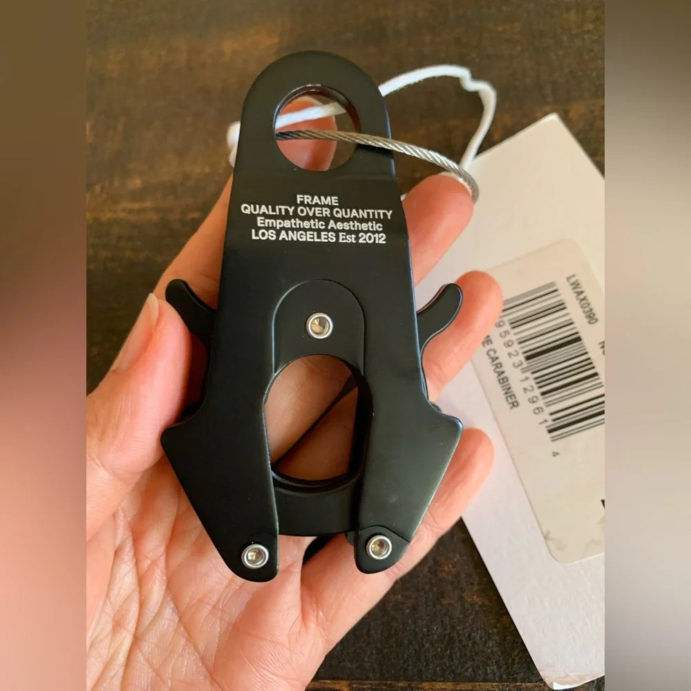 NWT-Frame Key Chain - Picture 5 of 8